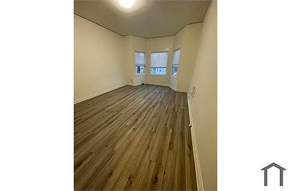 1BR/1BA Apartment on E 21st St · Oakland photo 2