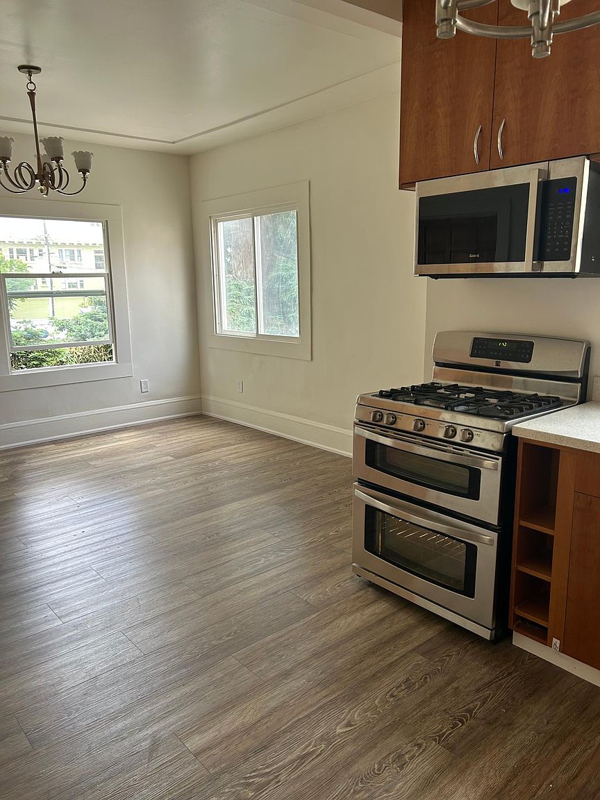1BR/1BA Apartment on Telegraph Ave · Oakland photo 2