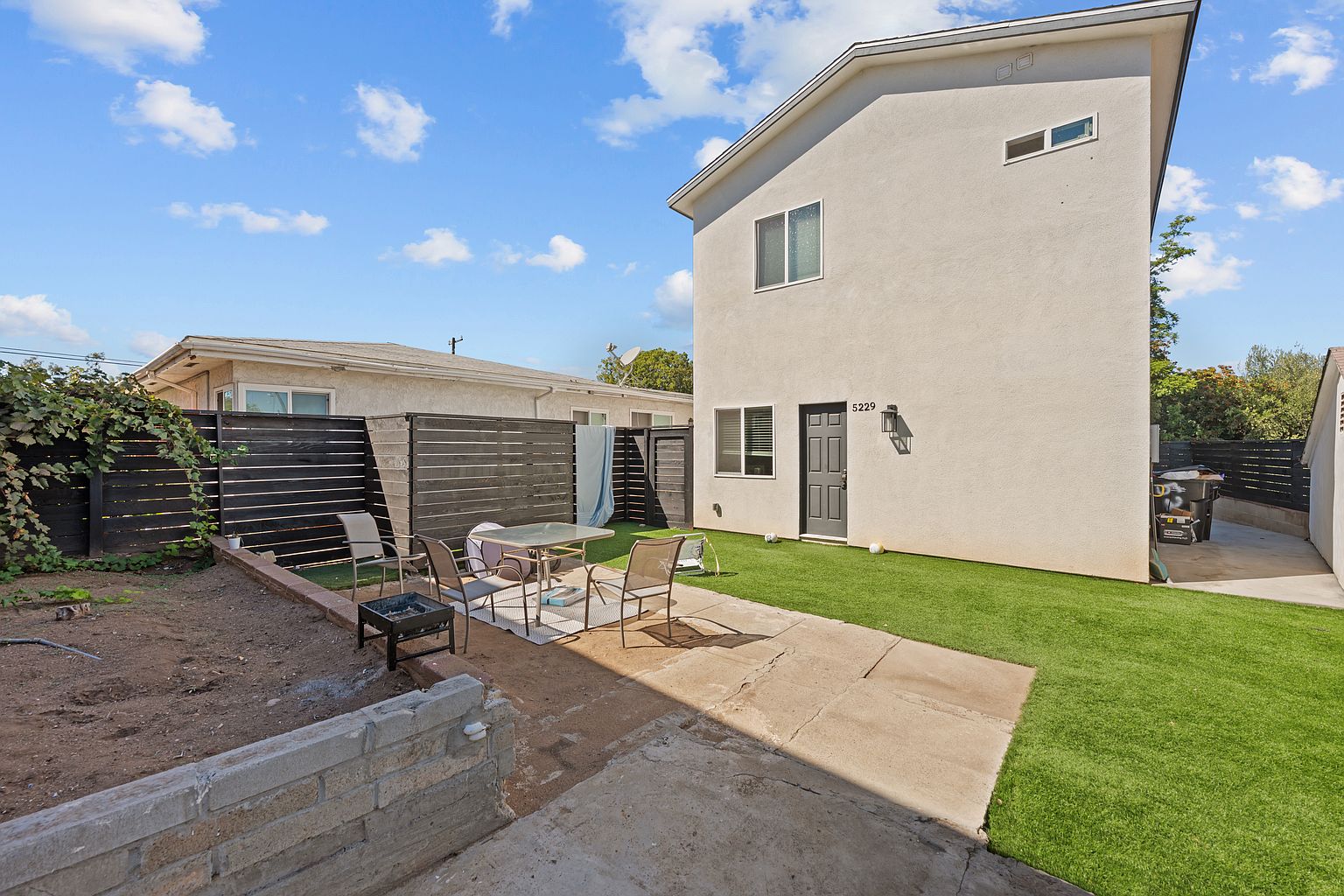 5229 E Falls View Dr photo 3