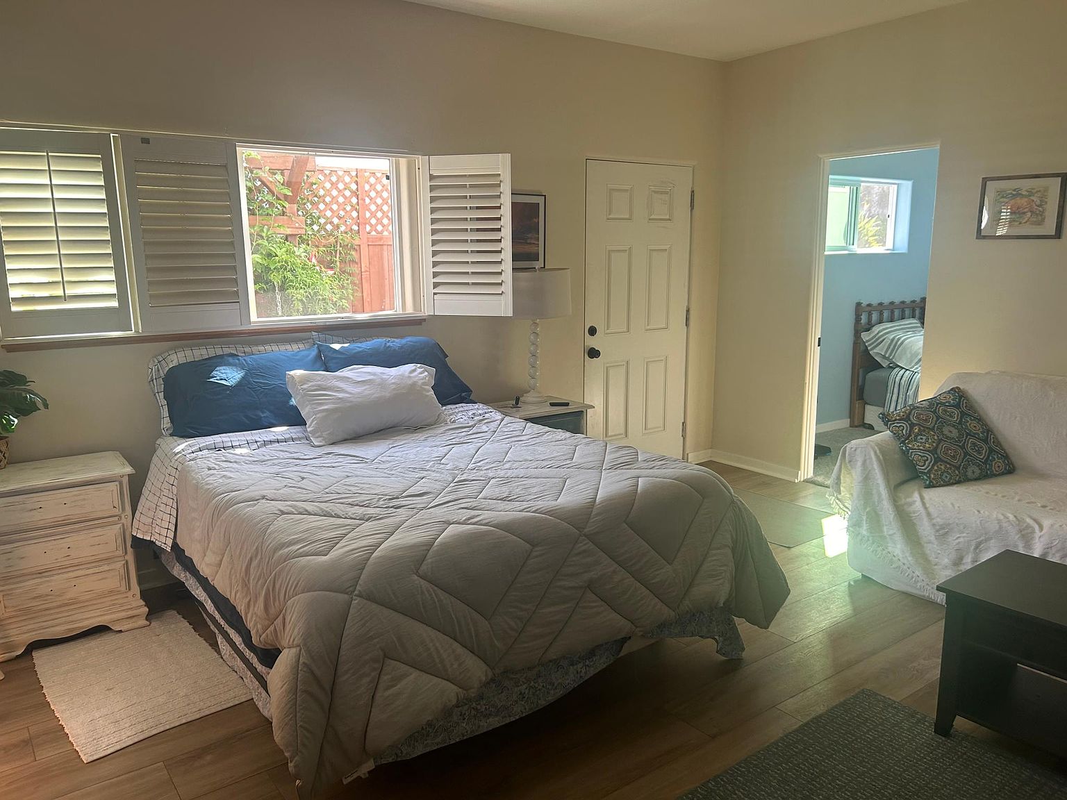 4664 Niagara Ave photo 4