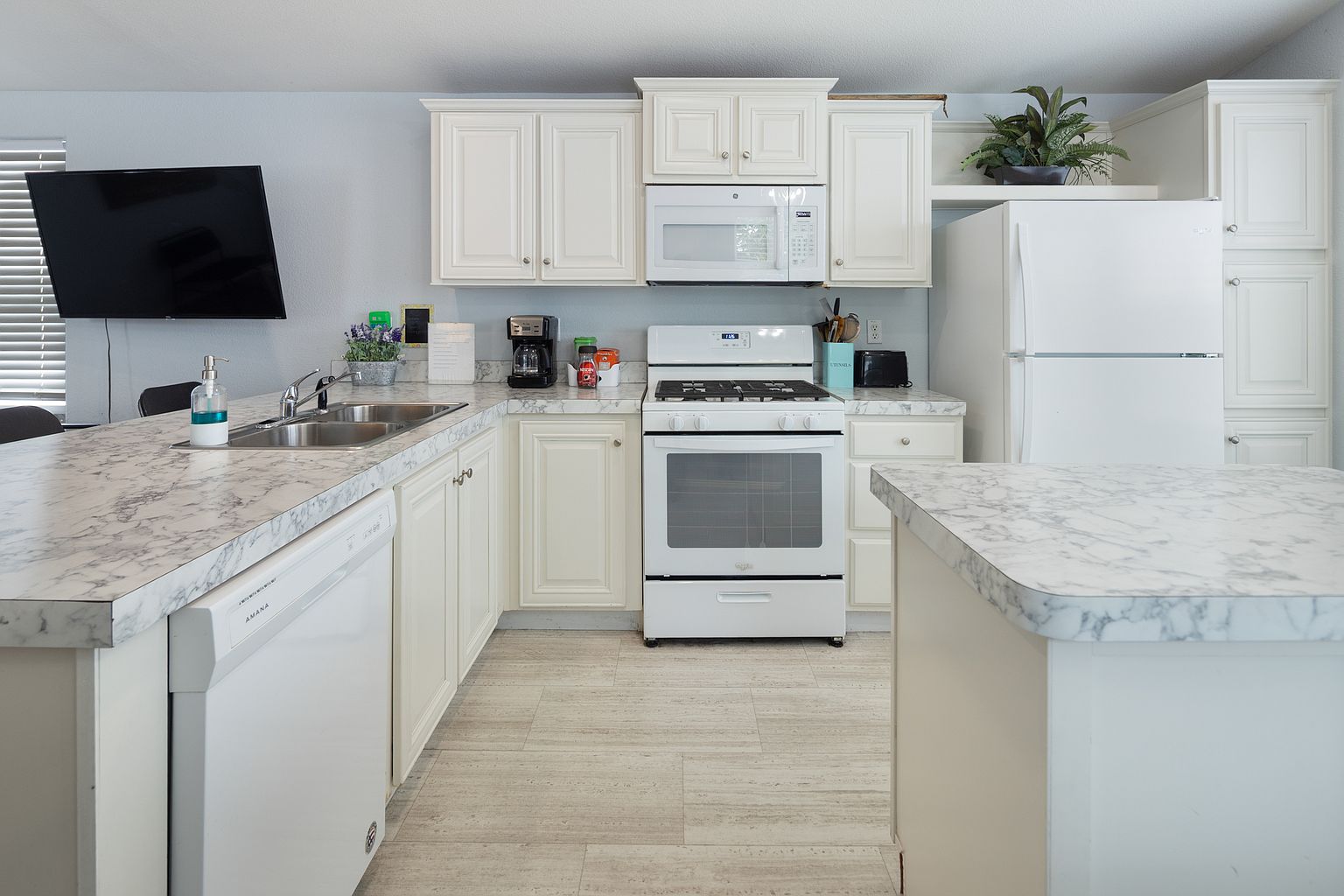 2014 Emerald St photo 4