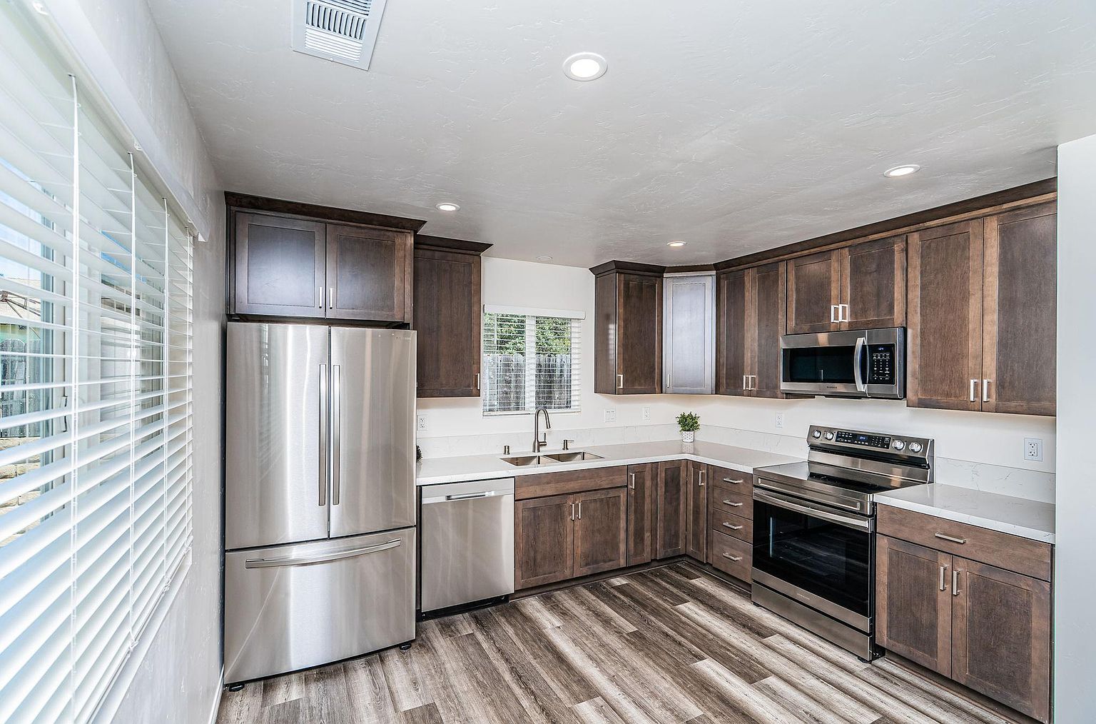 4235 Pepper Dr photo 5