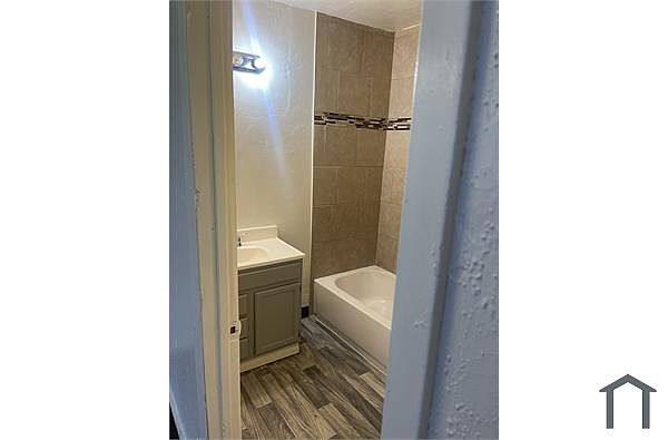 0BR/1BA Other on Thomas Ave · San Francisco photo 3