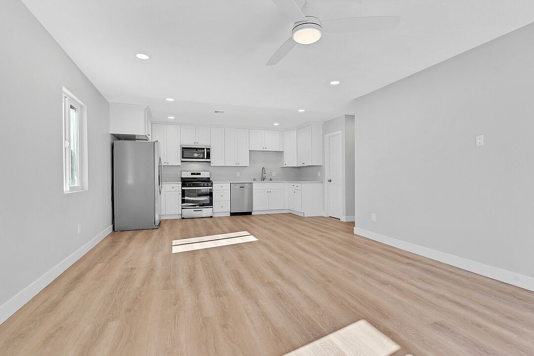 315 Norton Ave photo 2