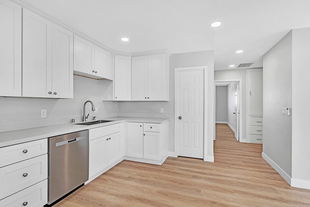 315 Norton Ave photo 4