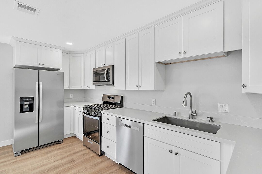 315 Norton Ave photo 5