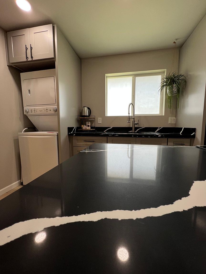 1410 W Pepper Pl photo 2