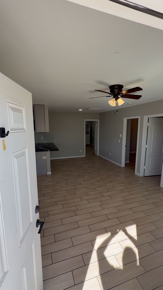 1410 W Pepper Pl photo 3