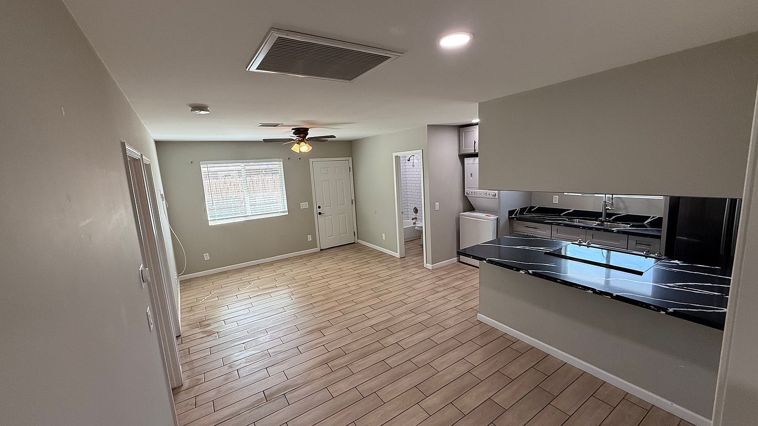 1410 W Pepper Pl photo 4
