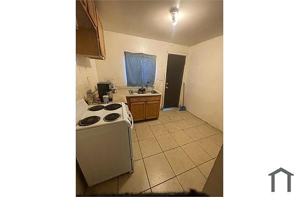 3750 W Latham St photo 2