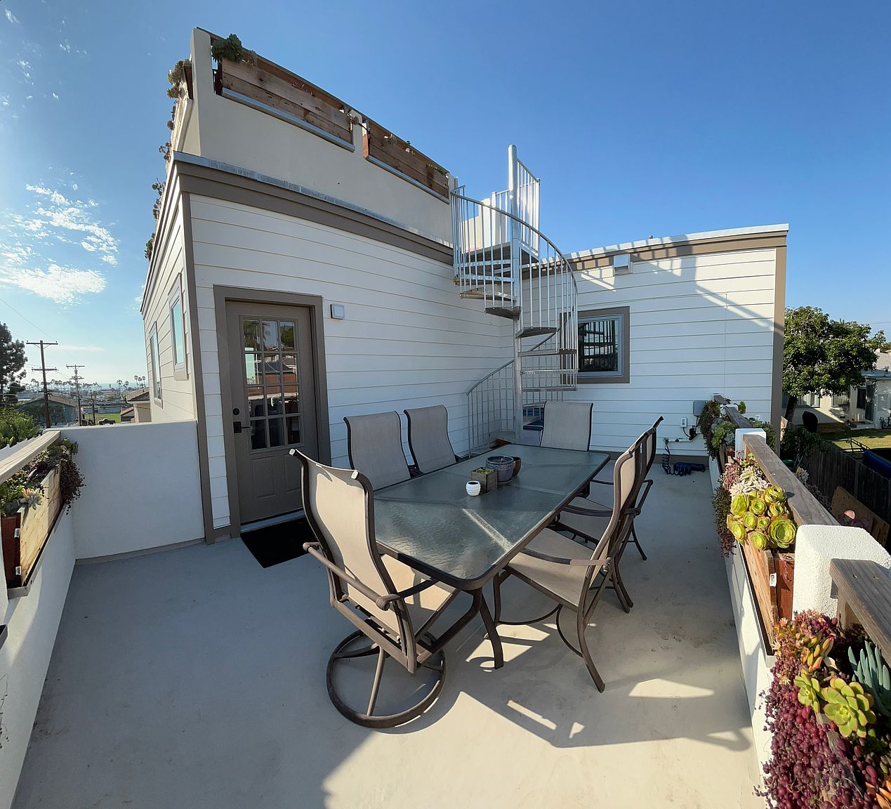 4649 Santa Monica Ave photo 4