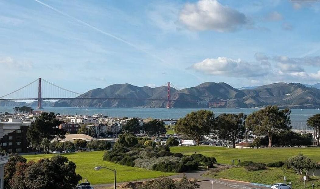 2BR/2BA Condo on Bay St · San Francisco photo 3