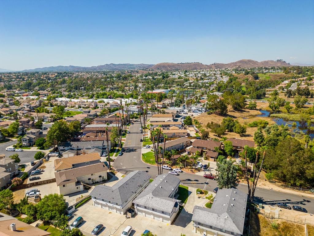 28611 Calle Del Lago photo 4