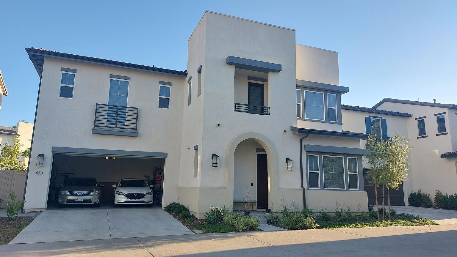 475 Clubhouse Dr photo 2