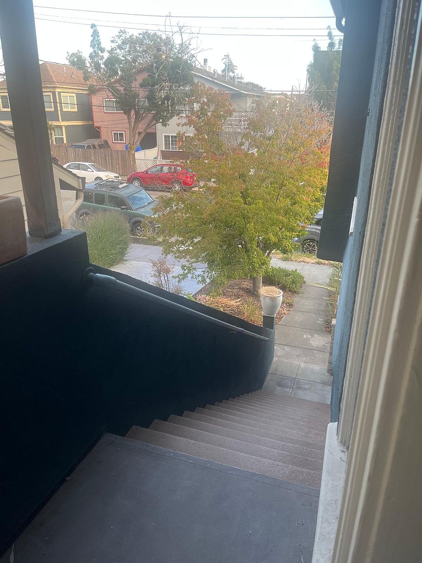 1BR/1BA Duplex on 60th St · Oakland photo 5
