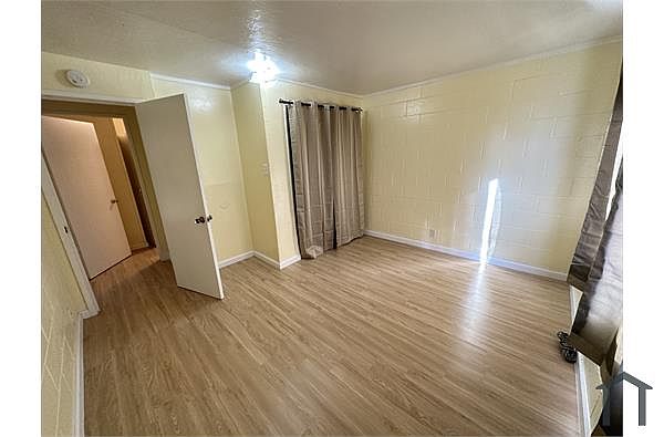 156 W Baxter St photo 5