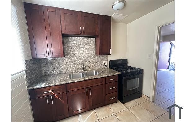 4020 Logan Ave photo 4