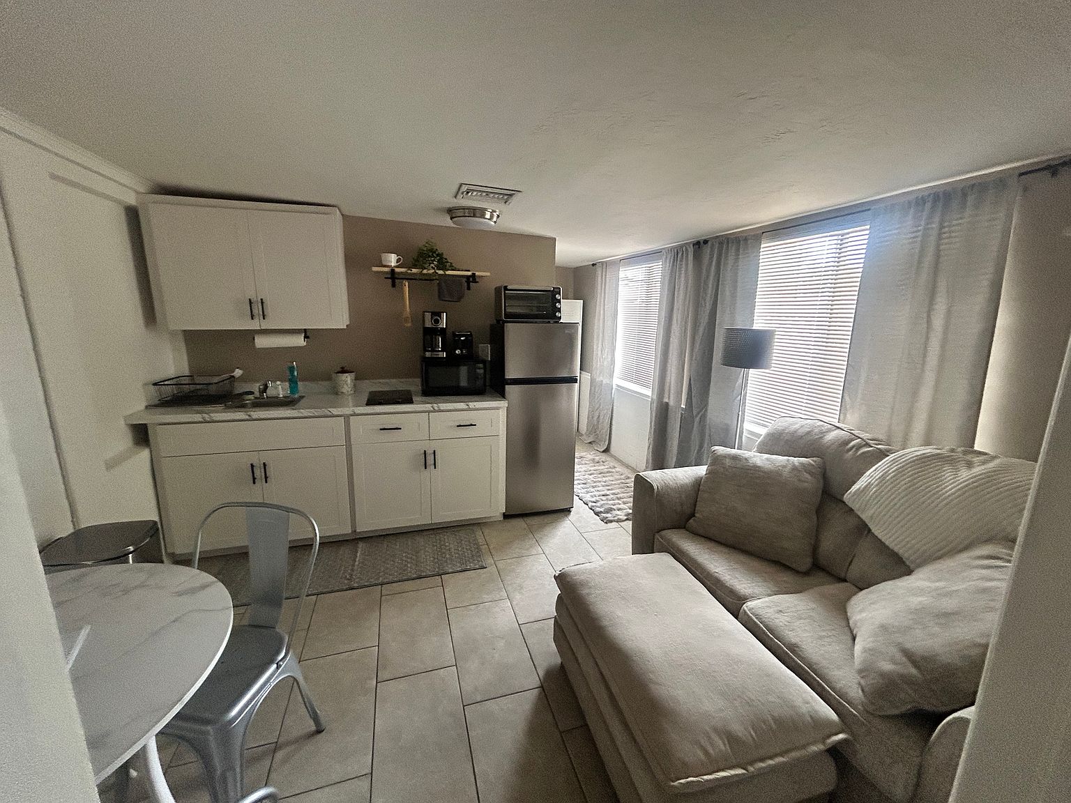 8916 North 10th Street, Unit A Rental photo 4