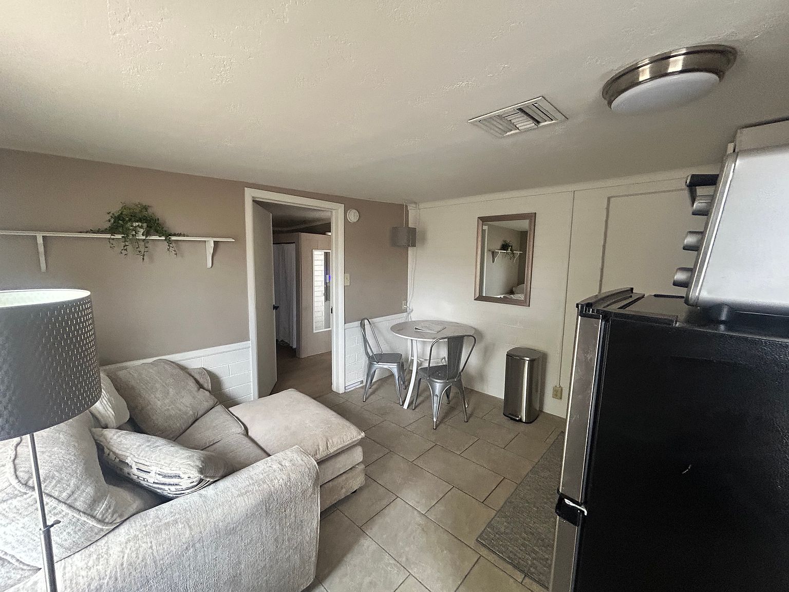 8916 North 10th Street, Unit A Rental photo 5