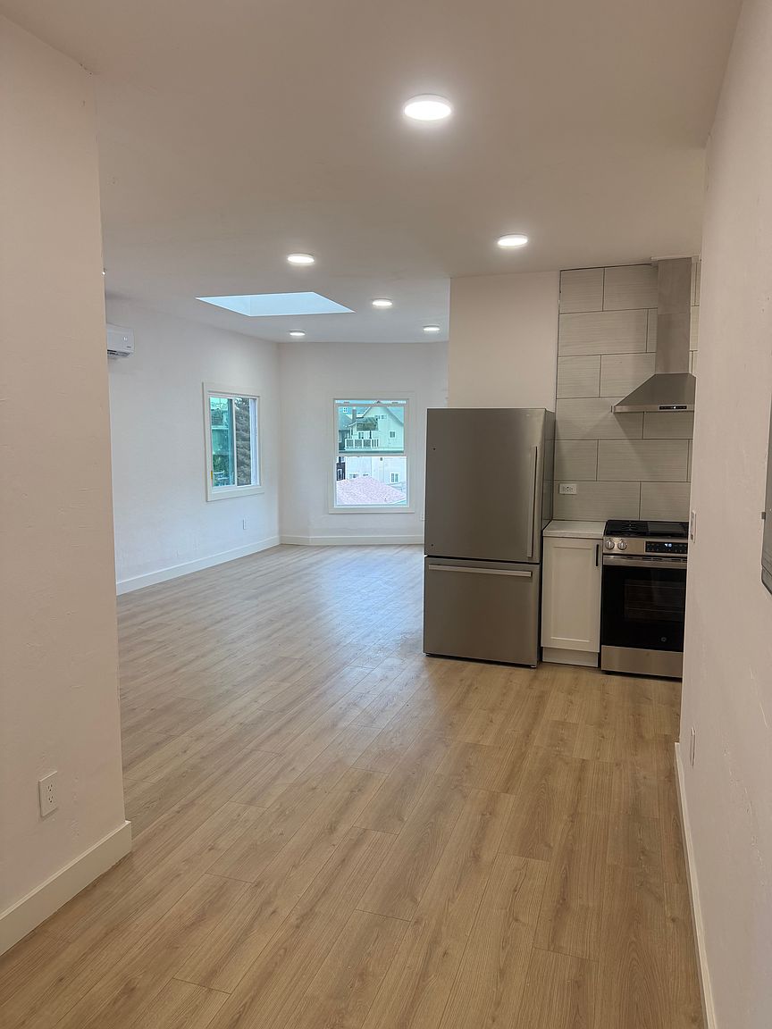 410 Fairmount Ave photo 3