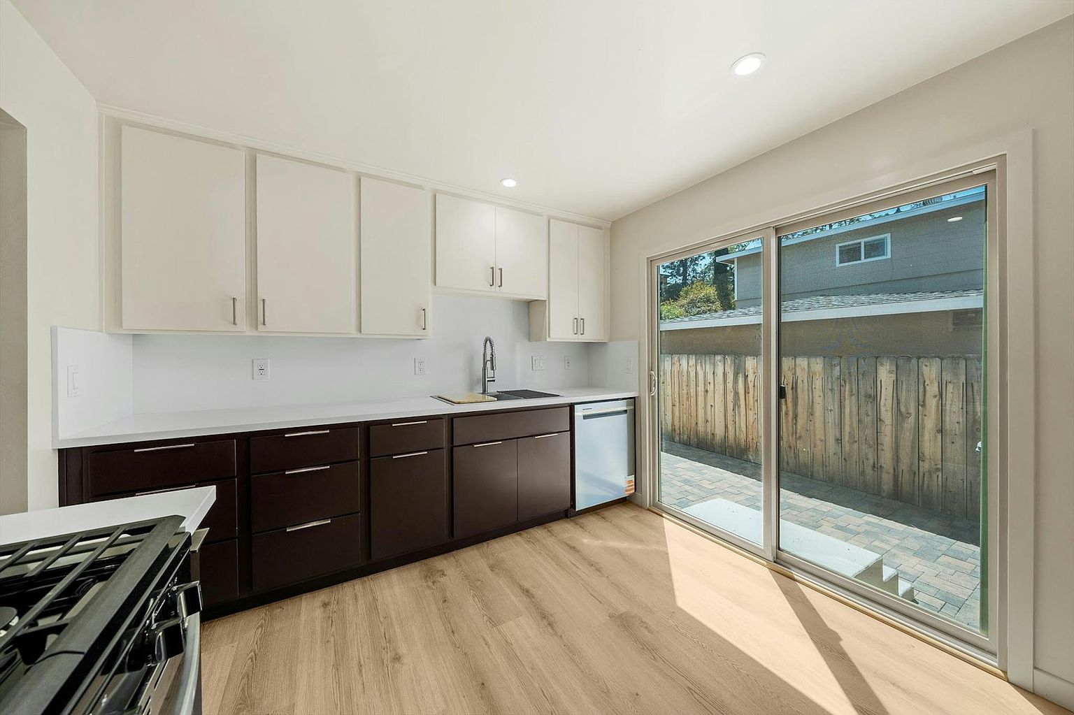 6165 Severin Dr photo 4