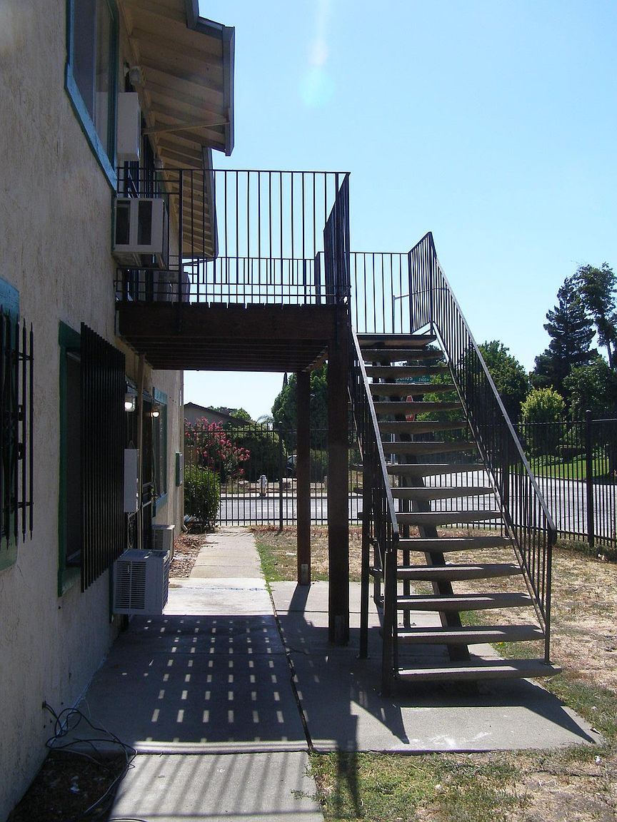 2316 Spanos St photo 2