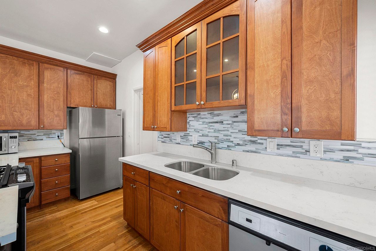 1428 Upas St photo 5