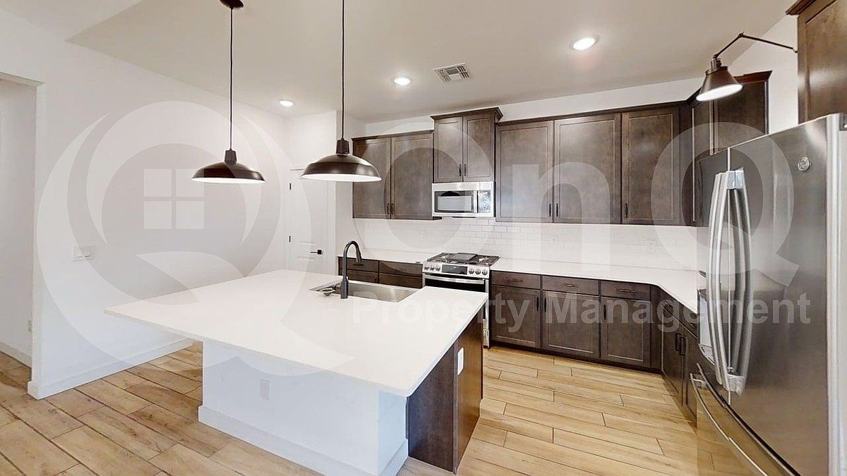 3026 W Straight Arrow Ln Phoenix, AZ 85083 photo 5