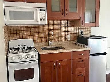 1128 Sutter St Studio B photo 4