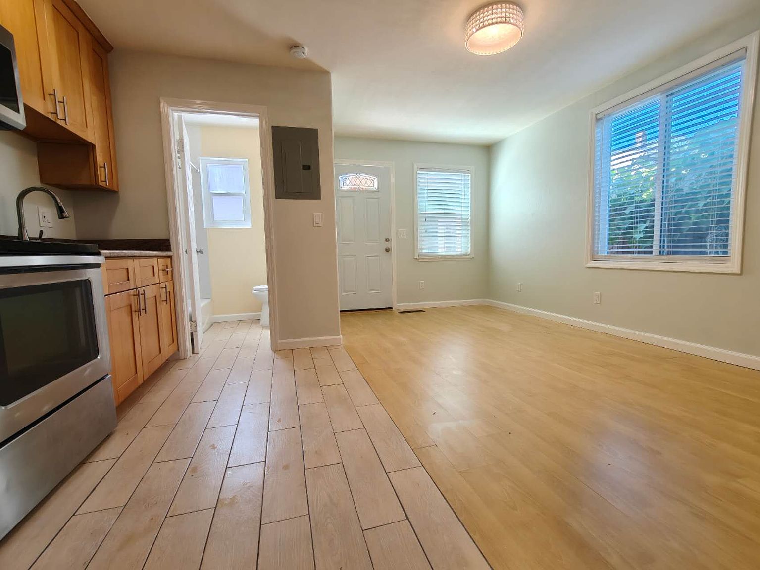 1BR/1BA Apartment on 35th Ave · Oakland photo 2