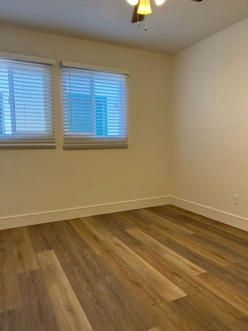 1 beds  1.0 baths (600 sqft) photo 4