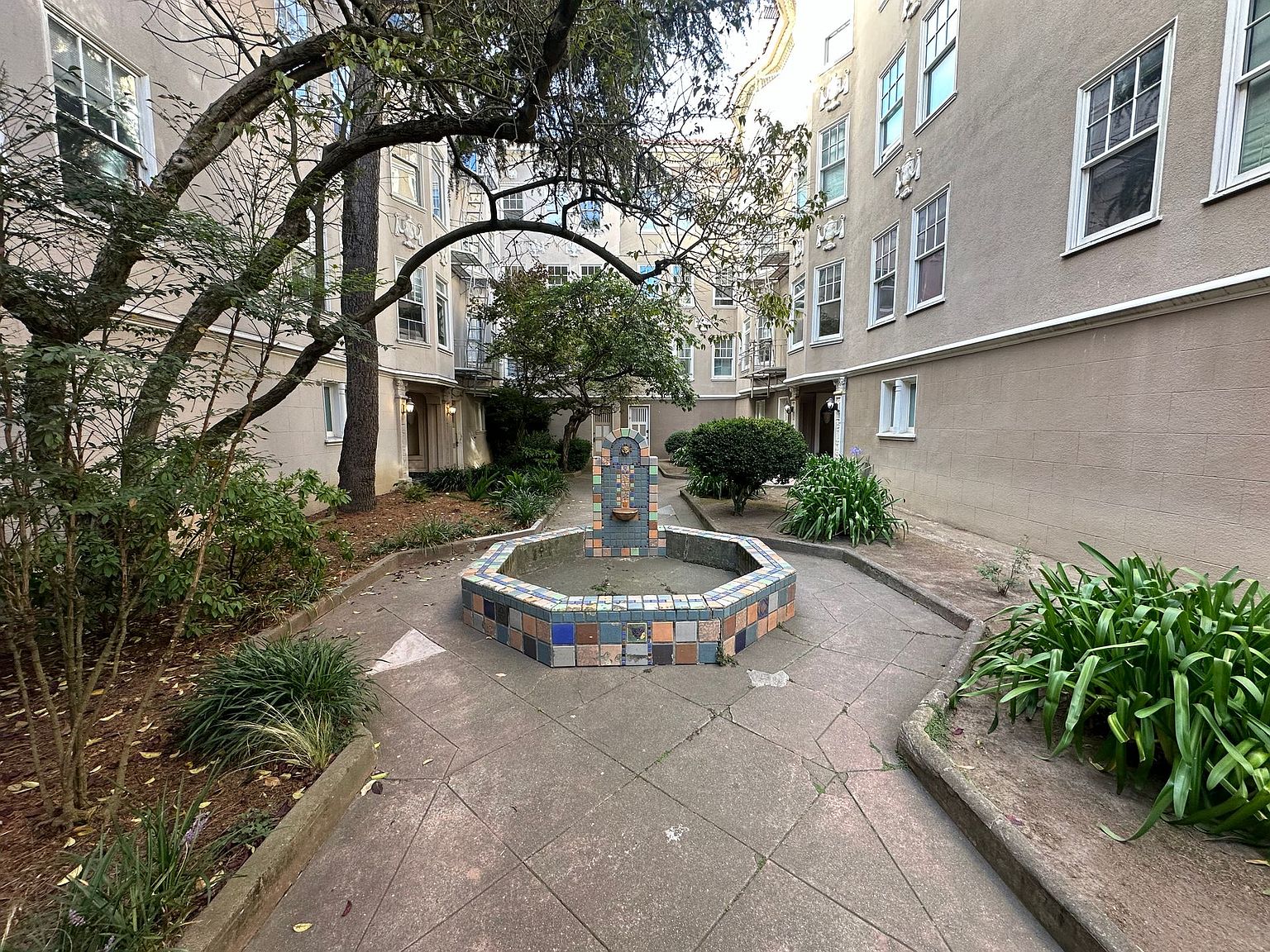 2030 Fell Street (983r) photo 2