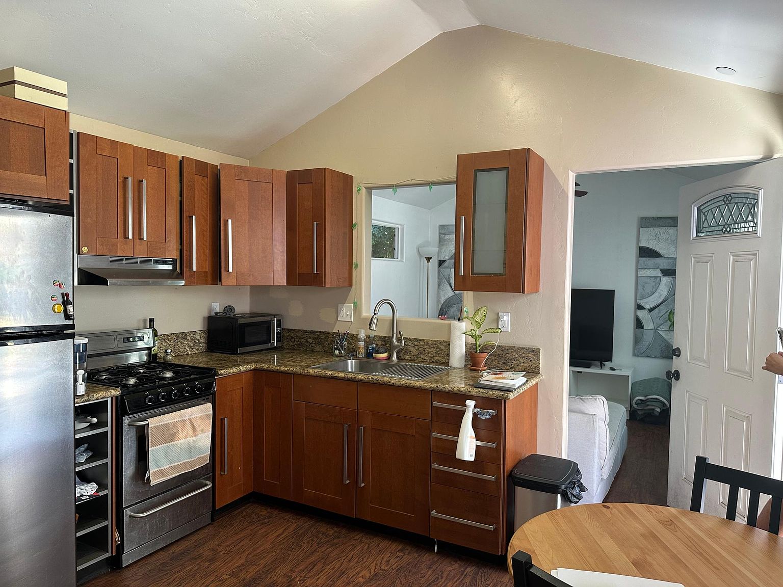 2620 Broadway photo 2