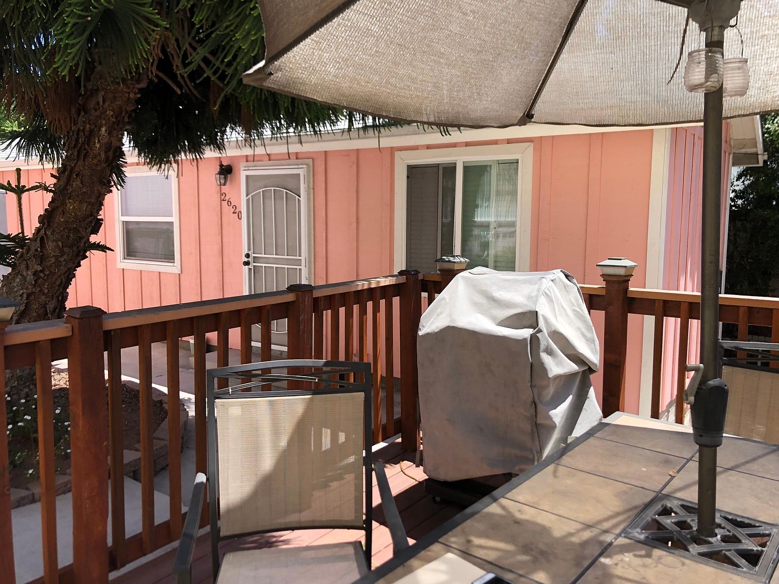 2620 Broadway photo 3