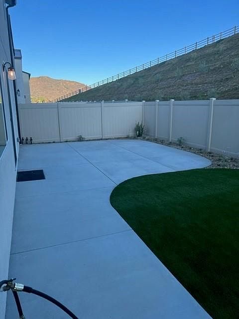 252 Hass Ln photo 2
