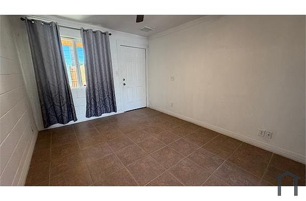2203 N 26th Pl photo 2