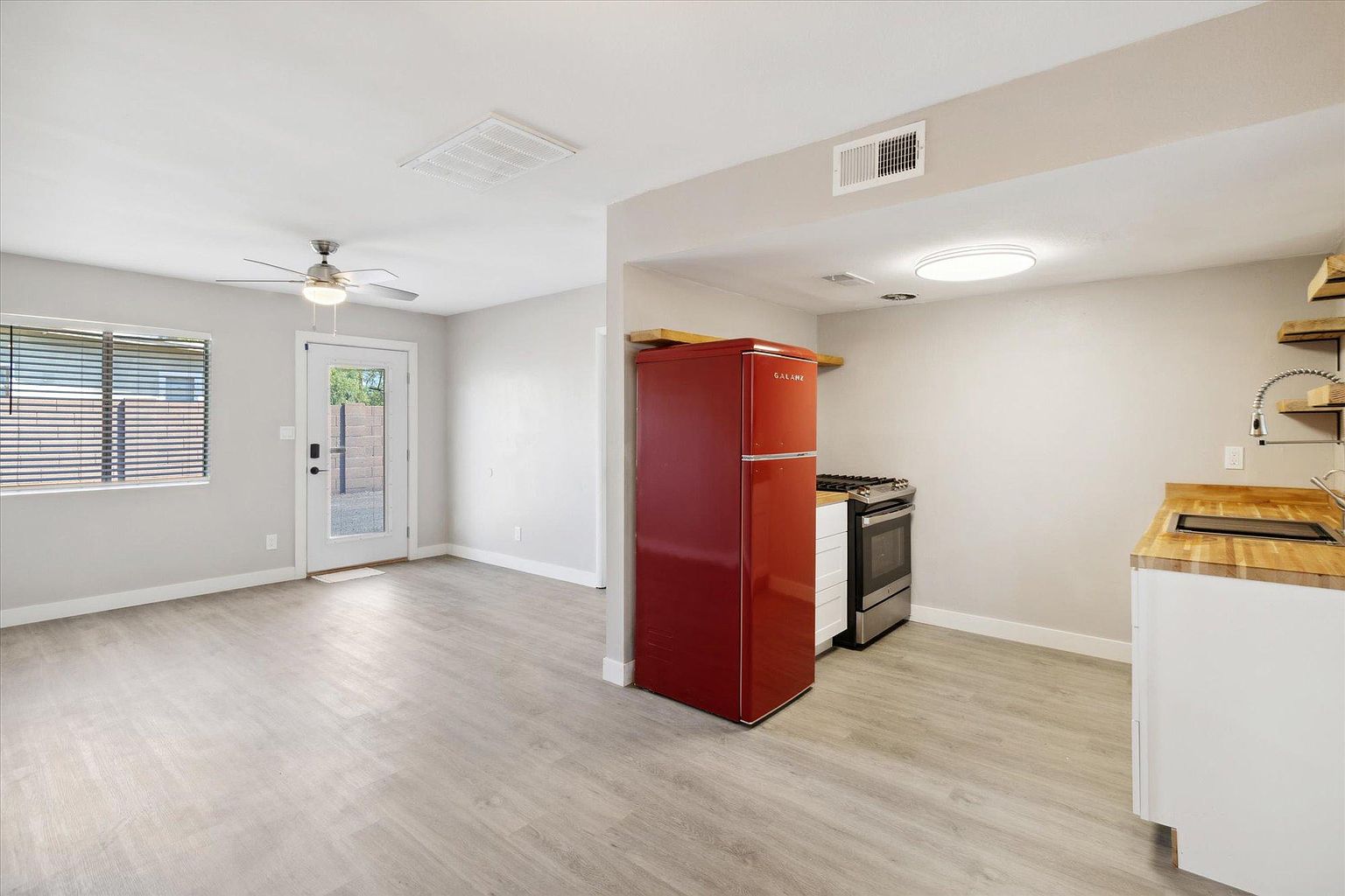 327 N 16th Ave Phoenix, AZ 85007 photo 2