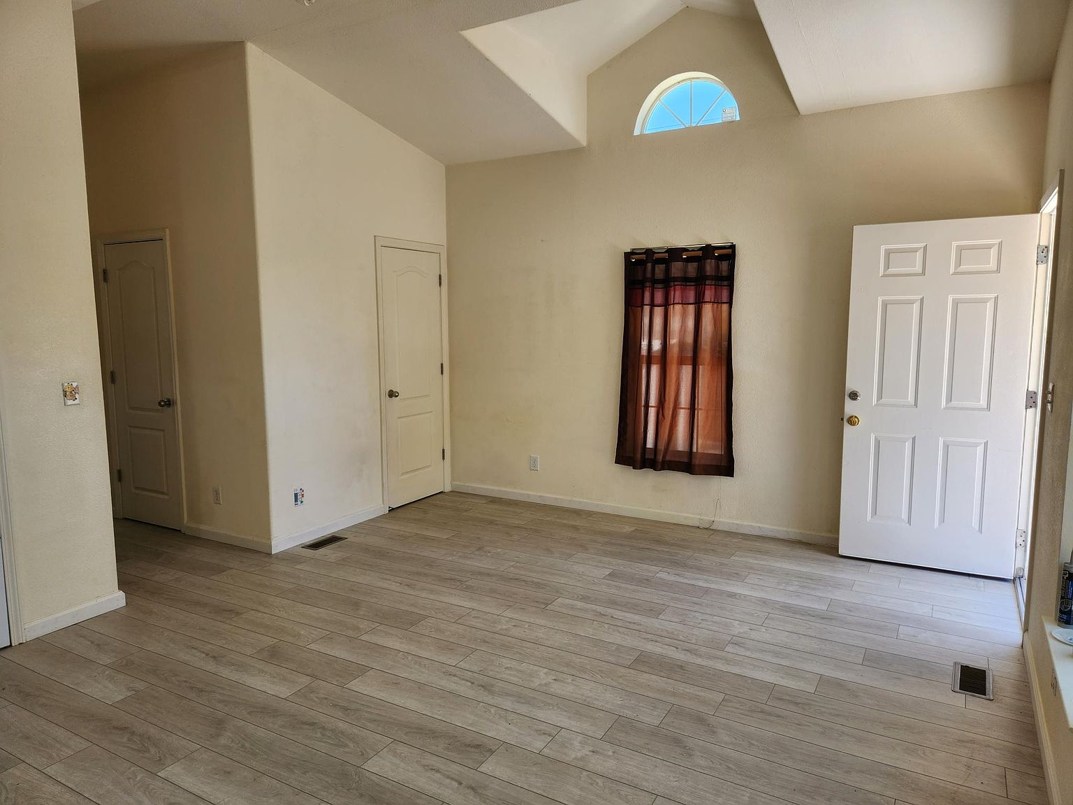 8577 Galindo Dr photo 4