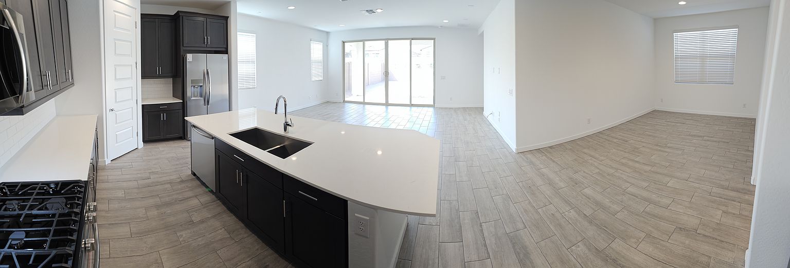 17022 W Royal Palm Rd photo 5