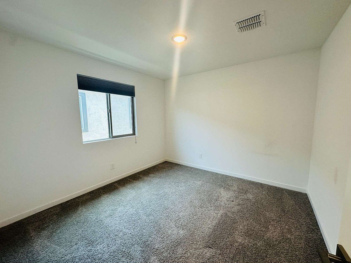 7425 W Nicolet Ave Glendale, AZ 85303 photo 4