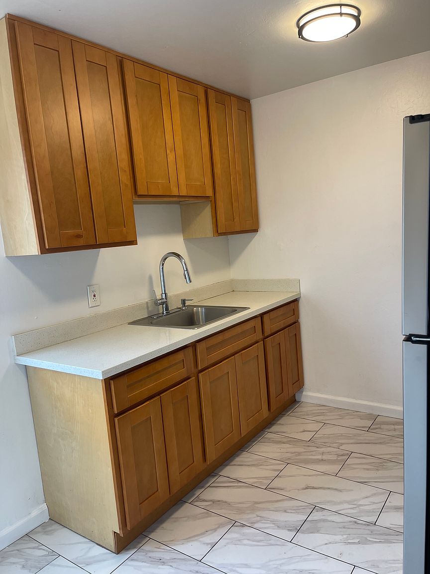 683 Memorial Way photo 2