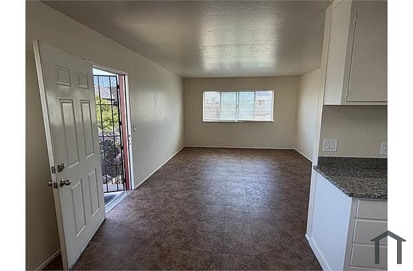 849 37th St photo 2