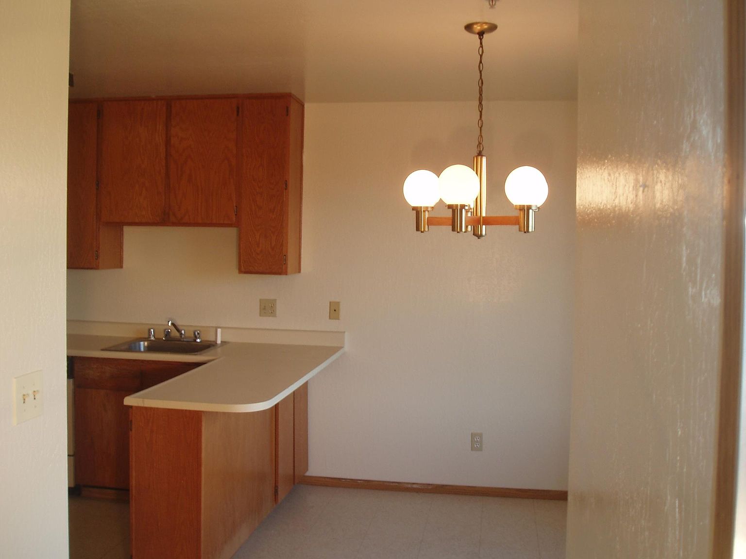 401 Laurel Ave photo 3