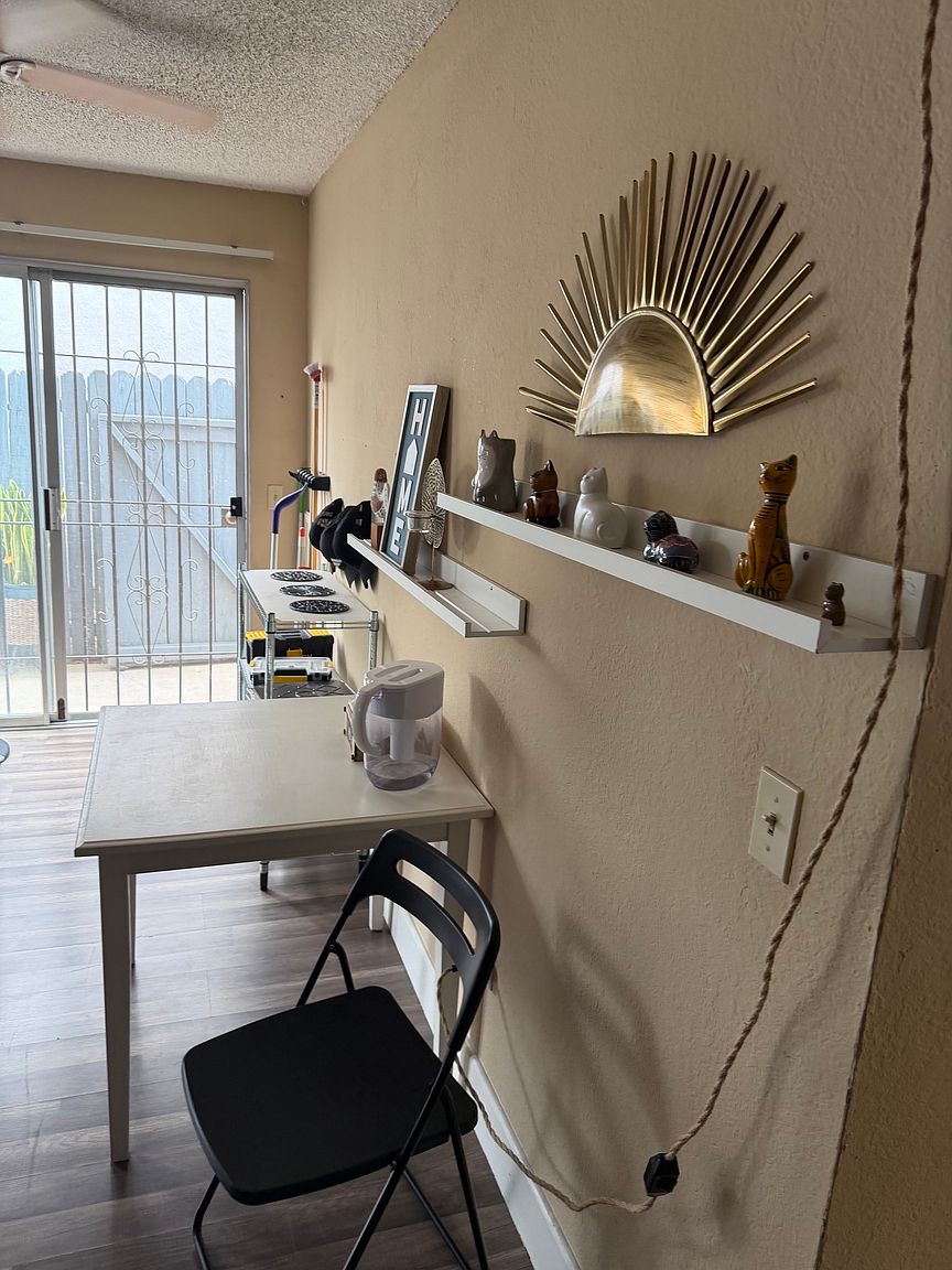 4381-41 Sreet Condo A photo 5