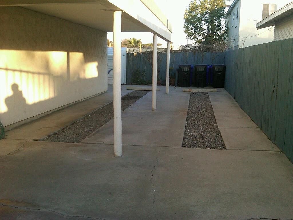 4381-41 Sreet Condo A photo 3