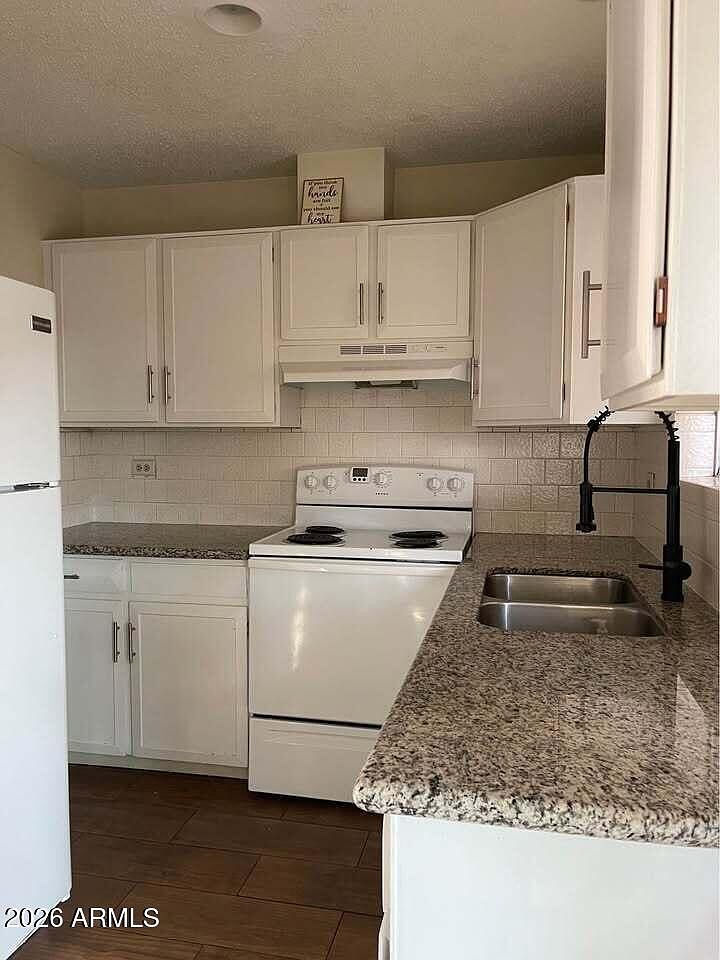 2308 N 51st Pl Phoenix, AZ 85008 photo 4