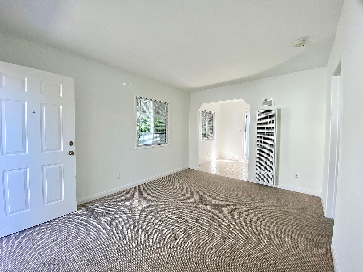 4476 Bancroft St photo 5