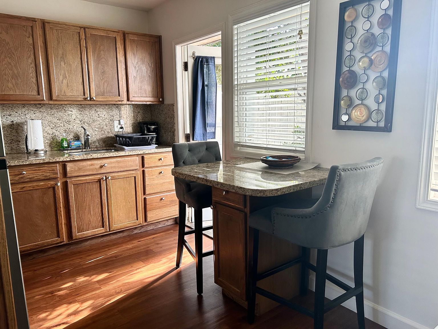 922 Chalcedony St photo 3