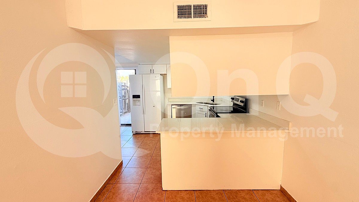 15601 N 30th St Phoenix, AZ 85032 photo 4