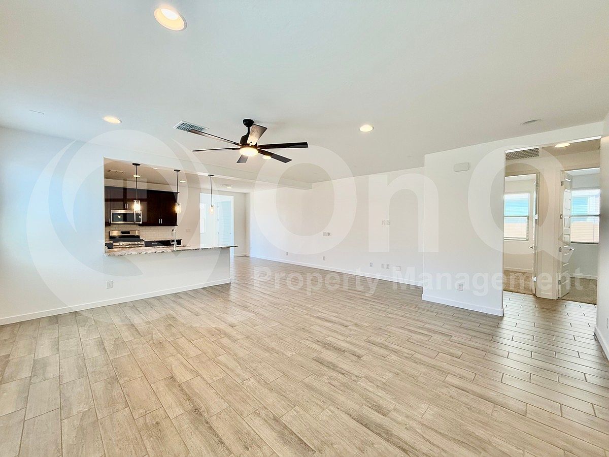 4226 S 94th Ave photo 4